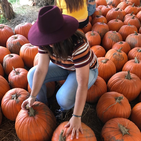 Profile Picture of Ani Katra (@lacey2151) on Poshmark