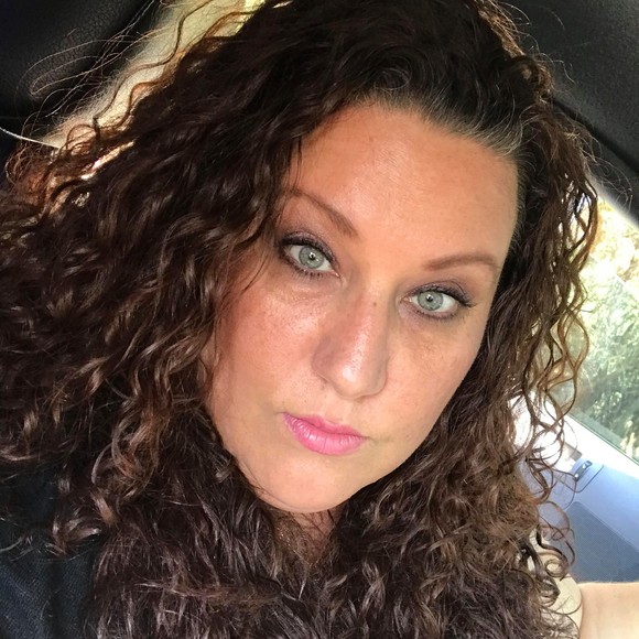 Profile Picture of Raina Smith (@raina_smith) on Poshmark