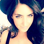 Profile Picture of M E L O D Y (@melodyjavaheri) on Instagram