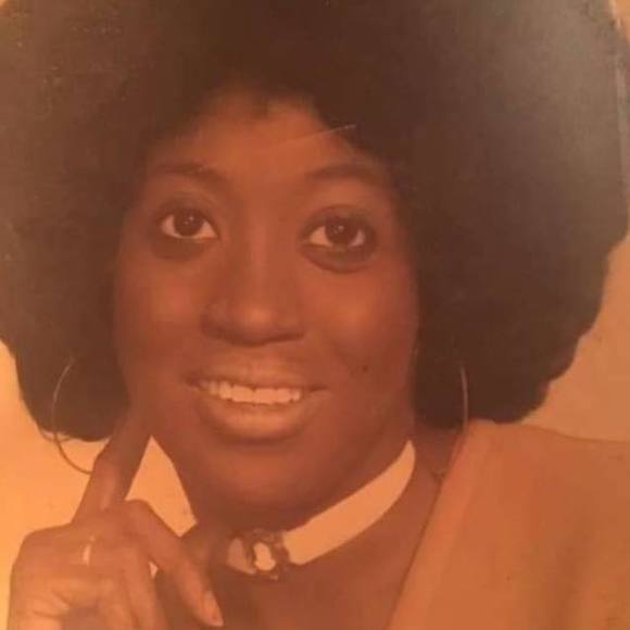 Profile Picture of Kim Terrell (@kimterrell50) on Poshmark