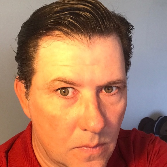 Profile Picture of Derek Milosavljevic (@dmilosavljevic) on Poshmark
