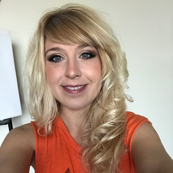 Profile Picture of Katie Weidlein (@katieweidlein) on Poshmark