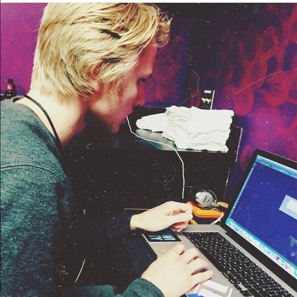 Profile Picture of Jake Maciosek (@jakemaciosek) on Poshmark