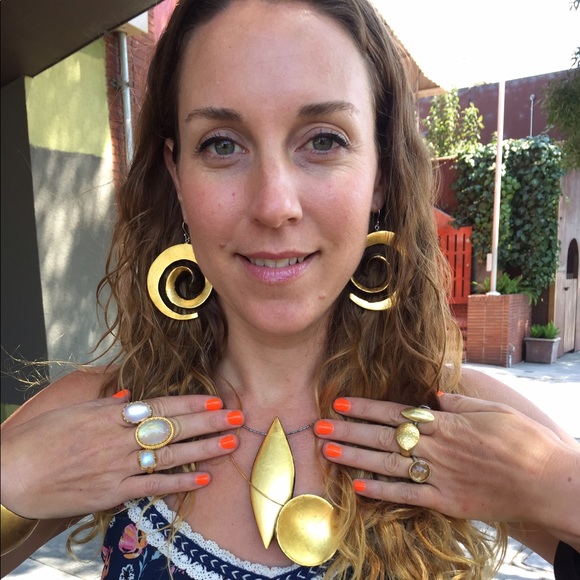 Profile Picture of Natalie Lobue (@natalielobue) on Poshmark