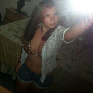 Profile Picture of Elizabeth Hudson (@302247549) on Myspace