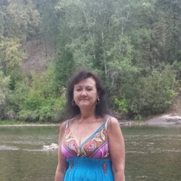 Profile Picture of Donna Mykyte (@dmykyte1965) on Poshmark