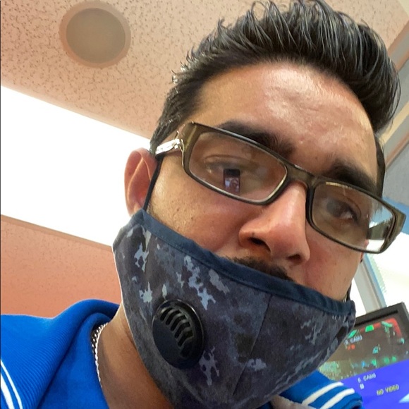 Profile Picture of Zain Pervez (@zpervez23) on Poshmark