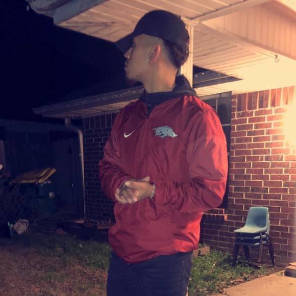 Profile Picture of Felix Vargas (@felixvargas190) on Poshmark