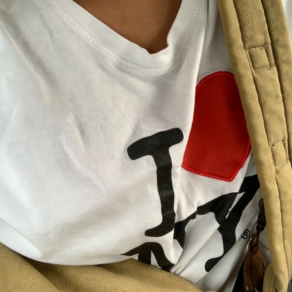 Profile Picture of Sarah Blamasah (@pawpawsarah) on Poshmark