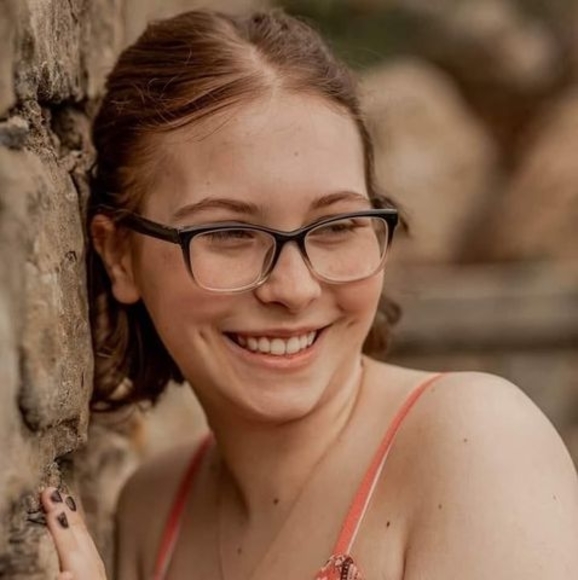 Raelynn Malosh - Poshmark Profile Picture of Raelynn Malosh (@maloshraelynn9) on Poshmark