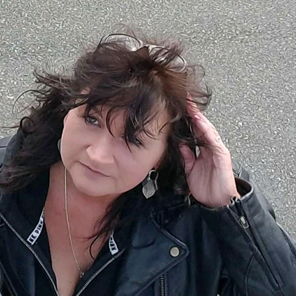 Profile Picture of Rainie Sautner (@stormyrose64) on Poshmark