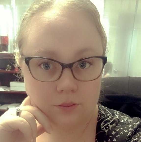 Profile Picture of Heather Spaulding (@heather_dawn) on Poshmark