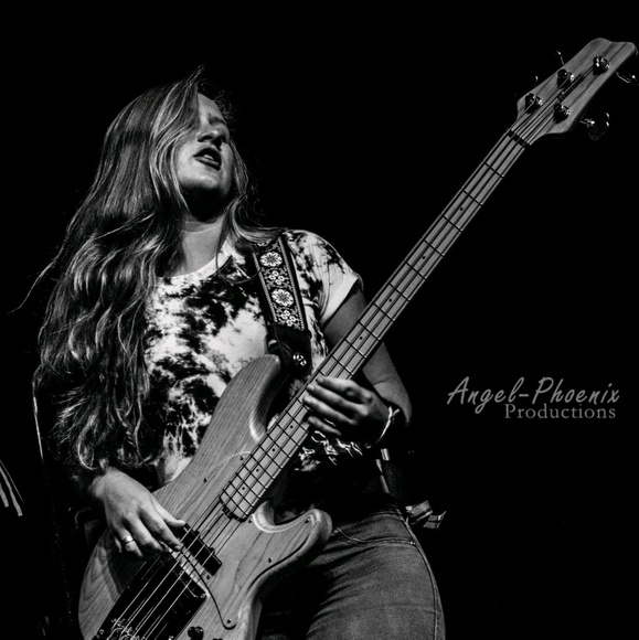 Profile Picture of Emily Gittings (@emgitt97) on Poshmark