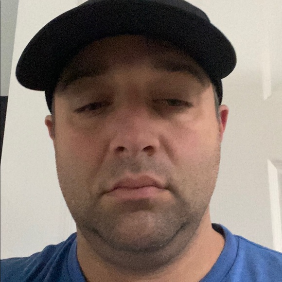 Profile Picture of Mike Weichman (@c63094a) on Poshmark