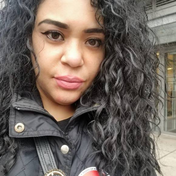 Profile Picture of Xiomara Lamouth (@xlamouth) on Poshmark