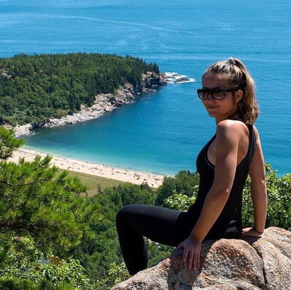 Profile Picture of Sanja Garić (@sanjaga) on Poshmark