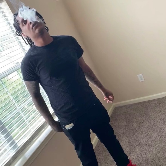 Aaron Moreau - Poshmark Profile Picture of Aaron Moreau (@phyco_boi) on Poshmark