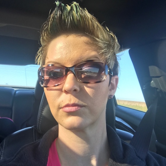 Profile Picture of Erin Scherf (@ejscherf) on Poshmark