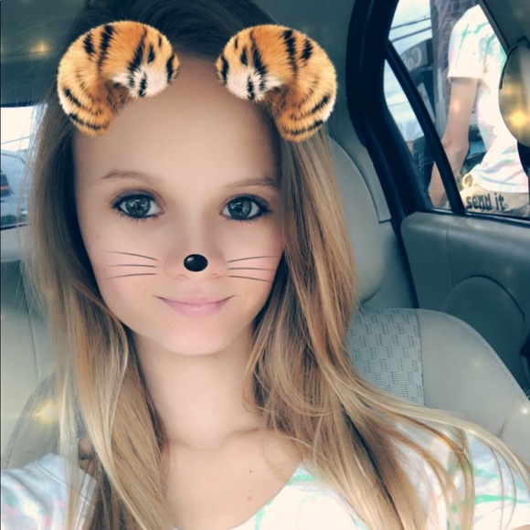 Profile Picture of Alexis Havens (@lexiluvspurple) on Poshmark