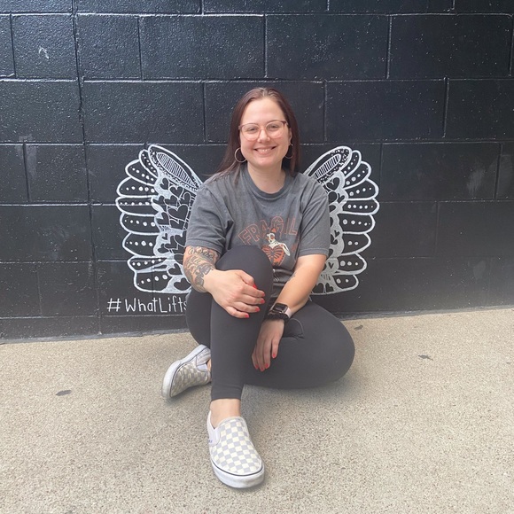 Profile Picture of Alex Gannett (@agannett) on Poshmark
