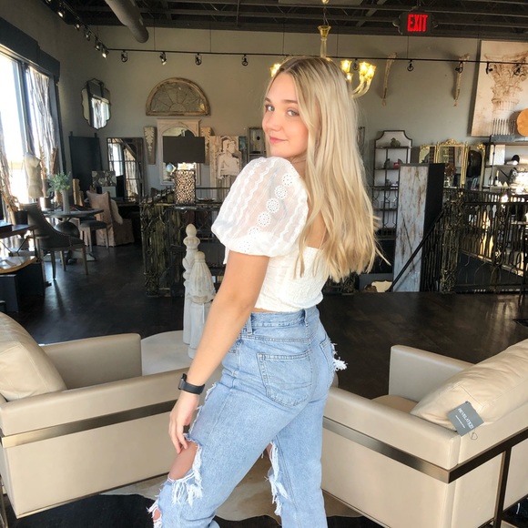Profile Picture of Clare Tschannen (@claretschannen) on Poshmark