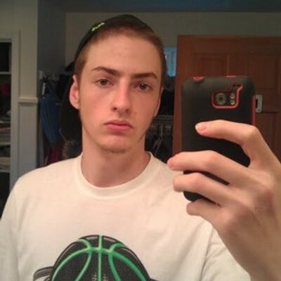 Profile Picture of Drew Rowe (@PandaMasterDee) on Twitter