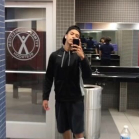 Profile Picture of Benjamin Amaro (@benamaro01) on Poshmark