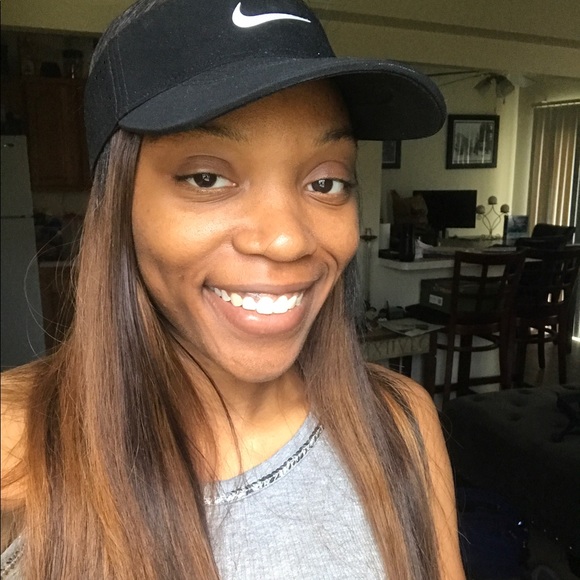 Profile Picture of Victoria Mcleod (@vmcleod08) on Poshmark