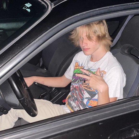 Profile Picture of Wyley Hodge (@wyleyhodge) on Poshmark