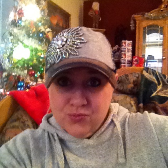 Profile Picture of Joni Osterloh (@ladyhawk3811) on Poshmark