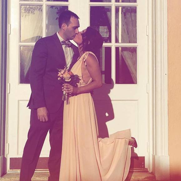 Profile Picture of Ali Mingari (@aligelbar) on Poshmark