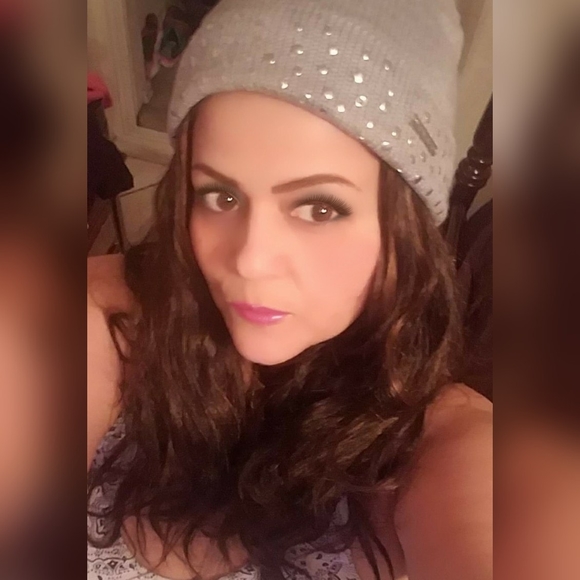 Profile Picture of Fatima Toledo (@fatimatoledo) on Poshmark