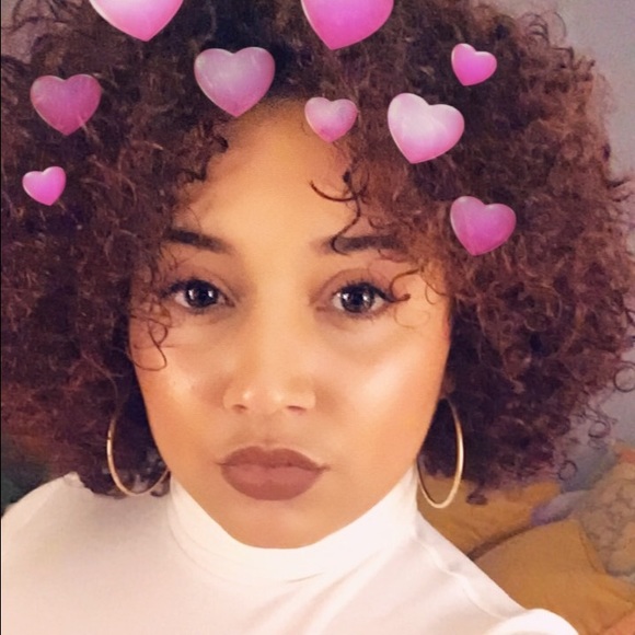 Profile Picture of Melitza Rivera (@m3l_23) on Poshmark