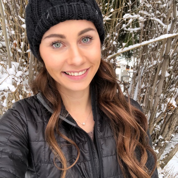 Profile Picture of Taylor Tanner (@taydatanner) on Poshmark