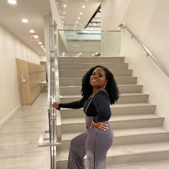 Profile Picture of Akalia Samms (@lia_12345) on Poshmark