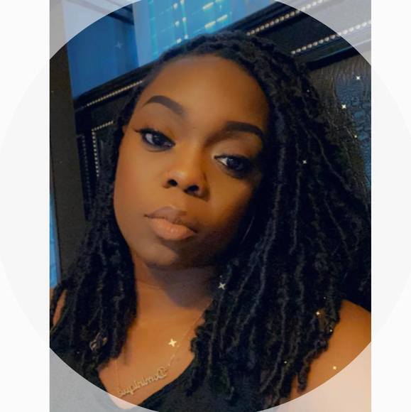 Profile Picture of Dominique Evans-solomon (@devans85) on Poshmark