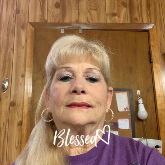 Profile Picture of Elaine Jones (@elainejones624) on Poshmark