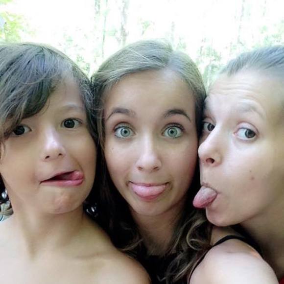 Profile Picture of Justine Weed (@foxxyjustine) on Poshmark