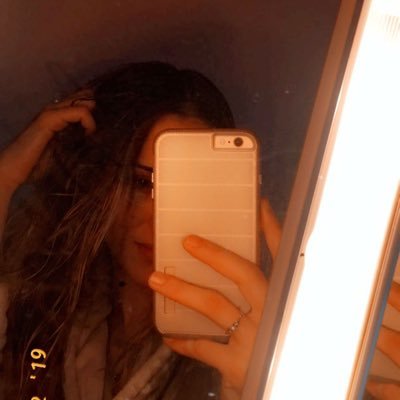 Profile Picture of Jennifer Rose (@JenCalandra) on Twitter