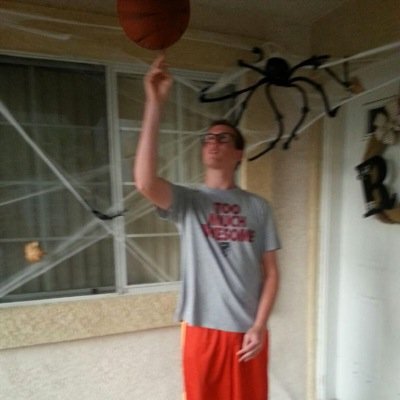 Profile Picture of Tyler Reese (@tylerreese202) on Twitter