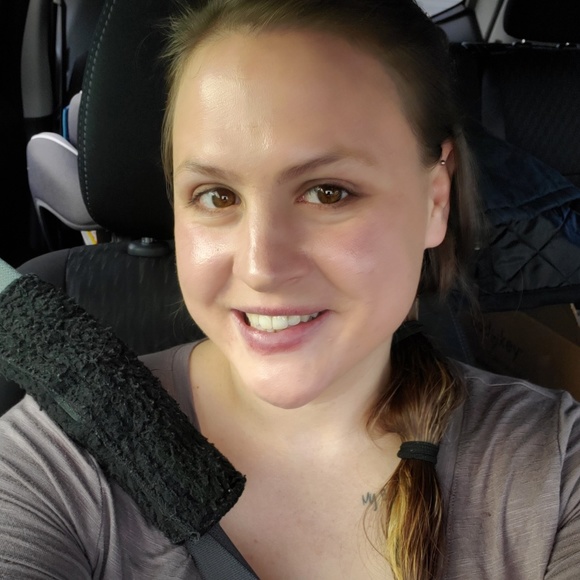 Profile Picture of Cassandra Dotson (@cayseynicole) on Poshmark