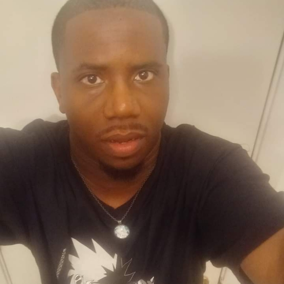 Profile Picture of Ben Hixson (@loyalseller) on Poshmark