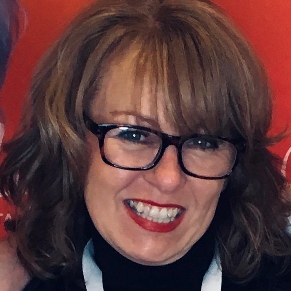 Profile Picture of Tina Wicker (@tinamariewicker) on Poshmark