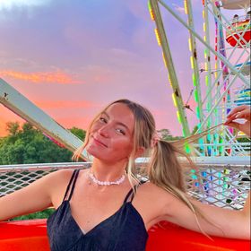 Profile Picture of Zoë Walsh (@Zoeanne25) on Pinterest