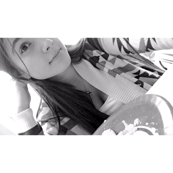 Profile Picture of Natalie Gretsch (@natalie92388) on Poshmark