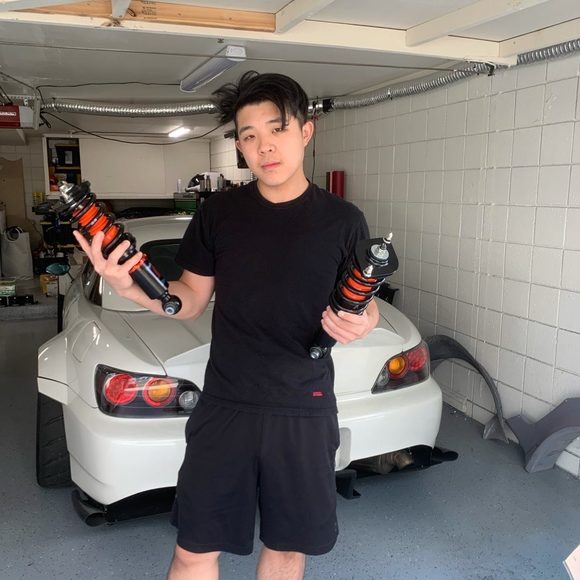 Profile Picture of Jonathan Liu (@jkliu90) on Poshmark