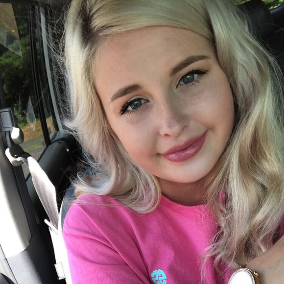 Profile Picture of Sydney Copperthite (@syddnc35) on Poshmark