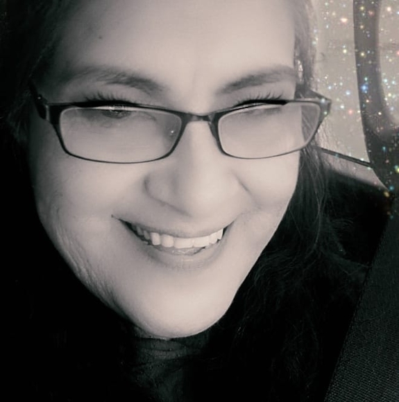 Profile Picture of Lisa Dailey (@edailey56) on Poshmark