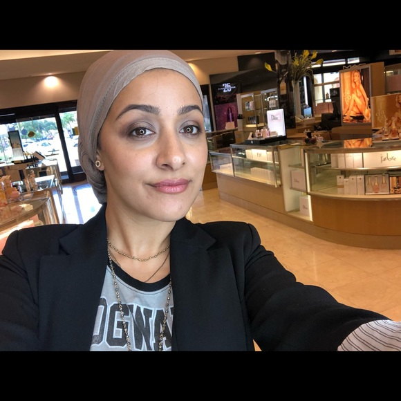 Profile Picture of Samia Abed (@samia_abed) on Poshmark