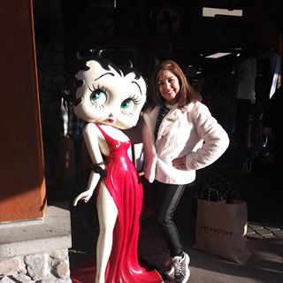 Profile Picture of Yolanda Kim (@yolanda.kim.1426) on Facebook